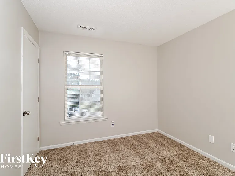 4230 Fairwood Dr — Photo 9