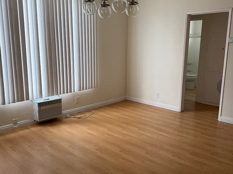 1053 Western Ave #7 — Photo 2