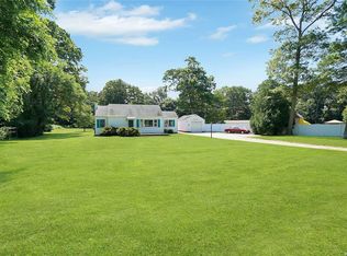47 Old Indian Head Rd, Commack, NY 11725