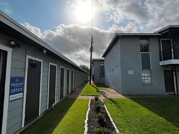 5th image of 428 Hollyvale Dr