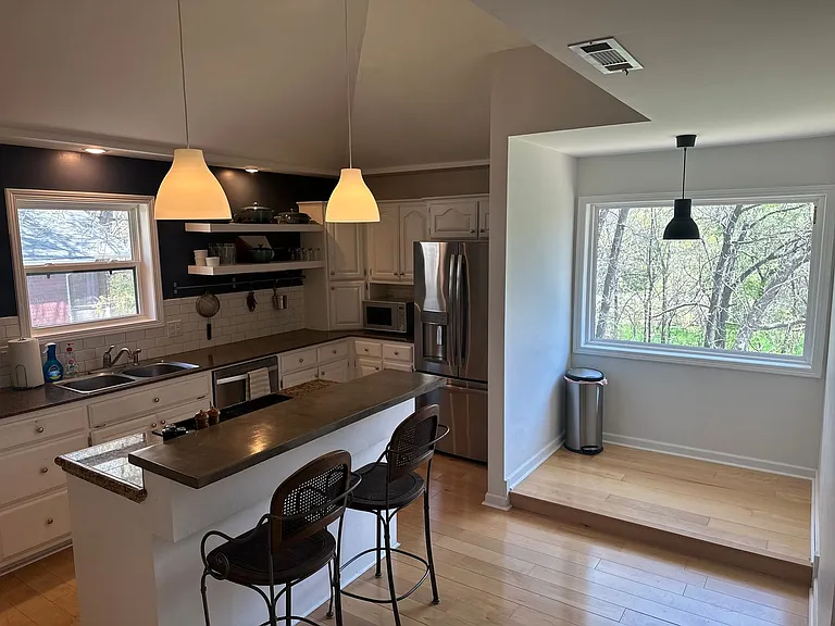 2203 Stout Dr — Photo 7
