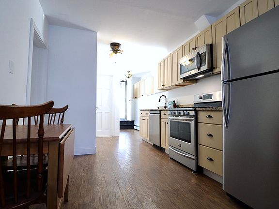 3rd image of 9814 158th Ave