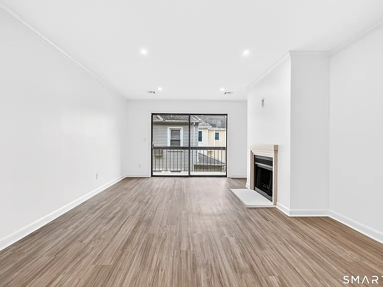 1500 Bedford St #202 — Photo 9