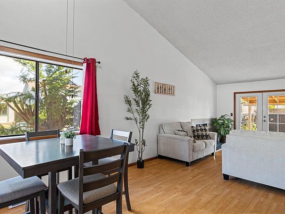 5th image of 1603 Gladstone Way