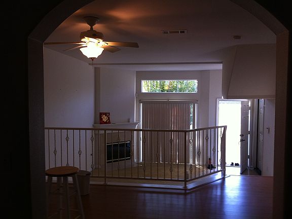 5th image of 11718 205th St Unit 2