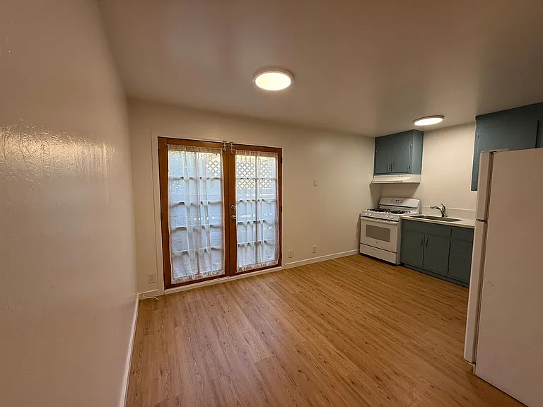 1528 Woolsey St #C — Photo 7