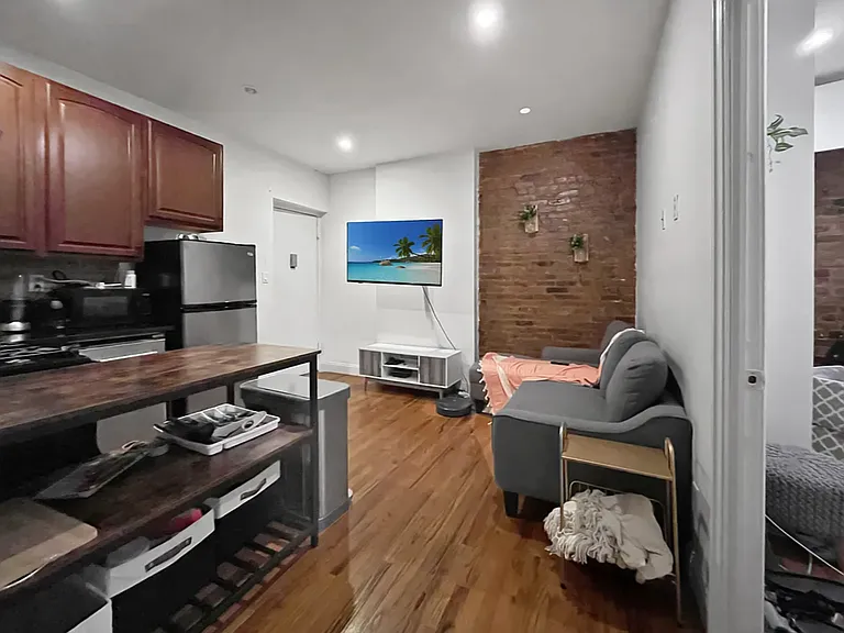 139 E 13th St #5A — Photo 6