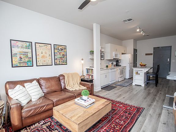 5th image of 1900 12th Ave S APT 317