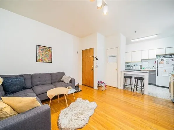 711 Willow Avenue image 1 of 15