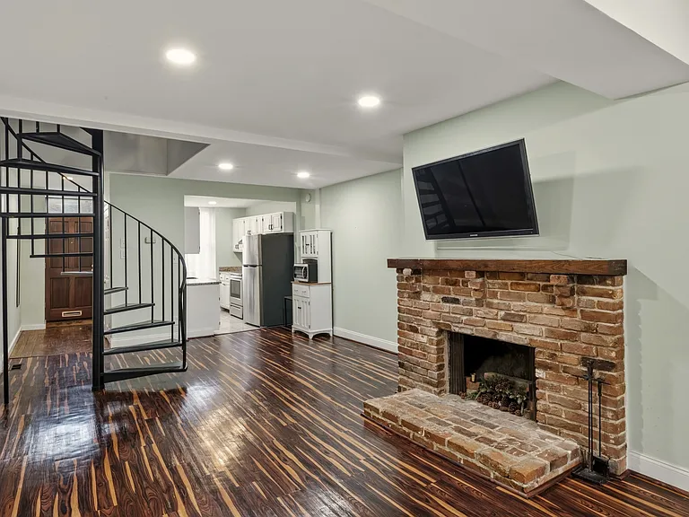 Living Room (alt view)