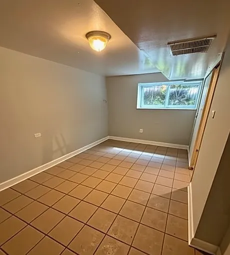 2 bed, 1000 sqft, $1,675 — Photo 3