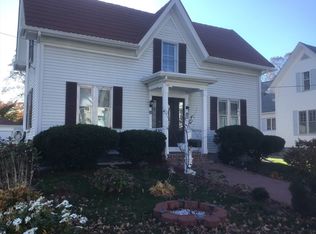 22 Maple St, Taunton, MA 02780