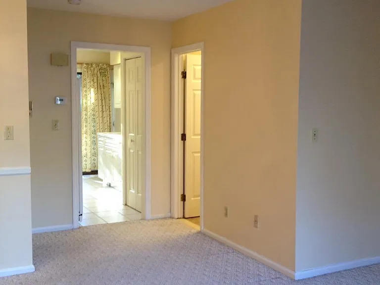 409 Glendale Ave #C1 — Photo 2