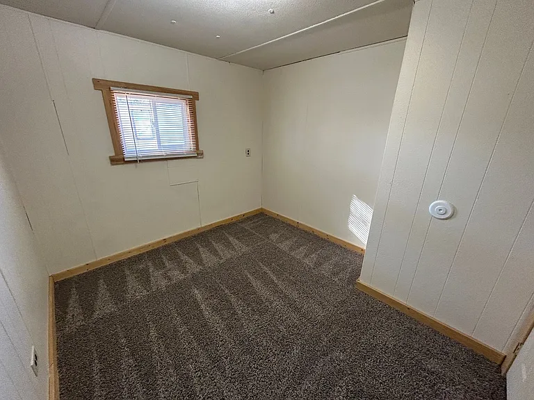 300 Linda Lee St — Photo 15