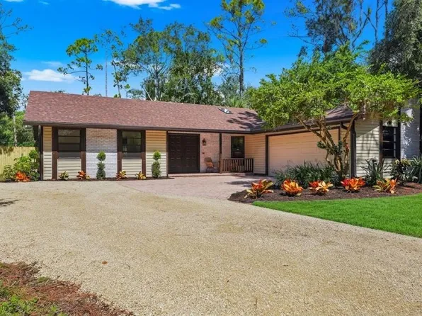 10861 Forest Run Dr, Bradenton, FL 34211