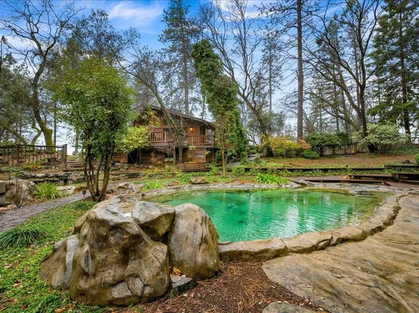 855 Arrowhead Ln, Auburn, CA 95602