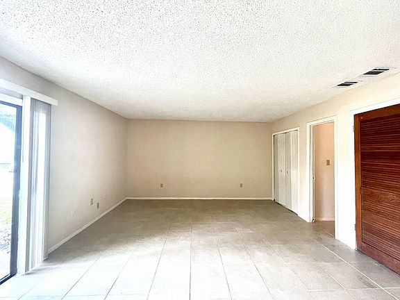 2nd image of 113 Scottsdale Sq