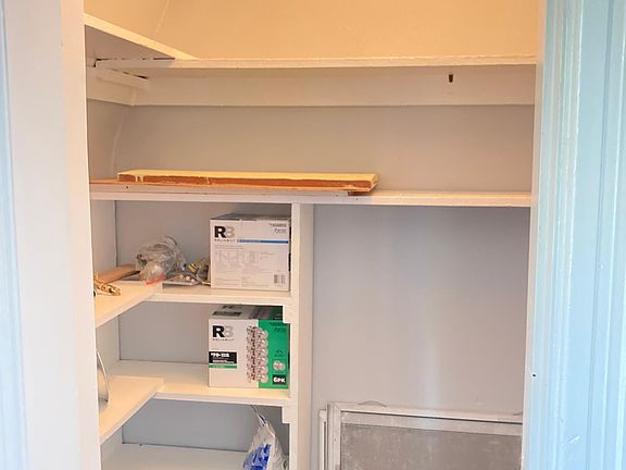 5th image of 135-139 E Squantum St #2