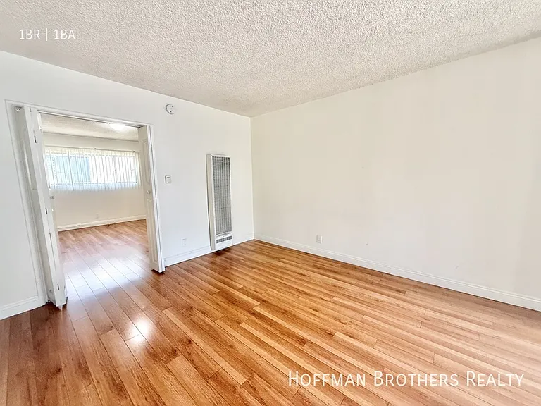 838 N Normandie Ave #8 — Photo 4