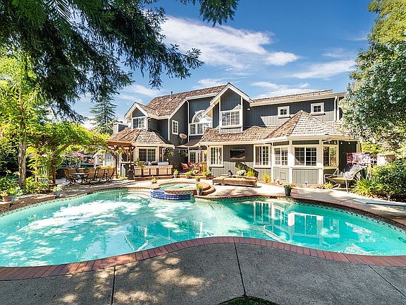 4th image of 2364 Fish Creek Pl