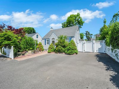 11 Campion Street, Brentwood, NY, 11717