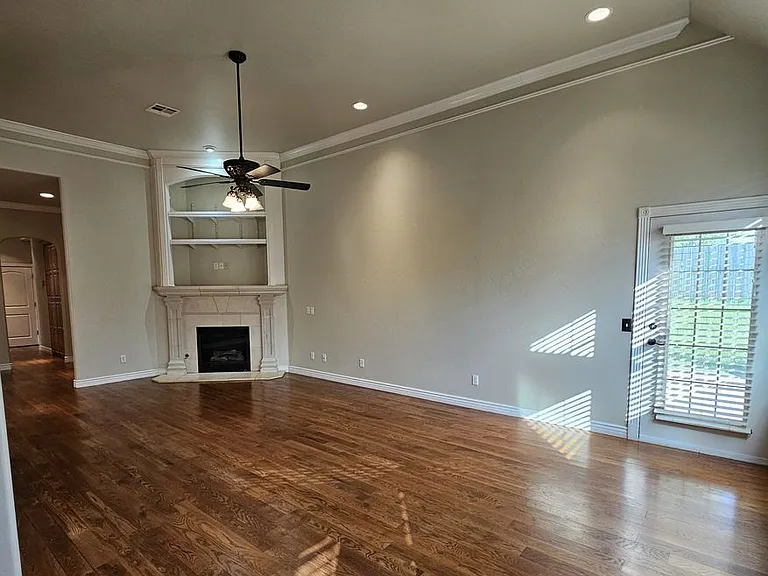 120 Napoli Ct — Photo 6