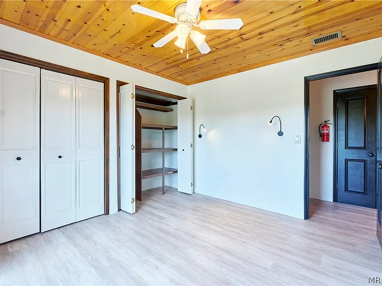 509 Wallace Ln — Photo 35