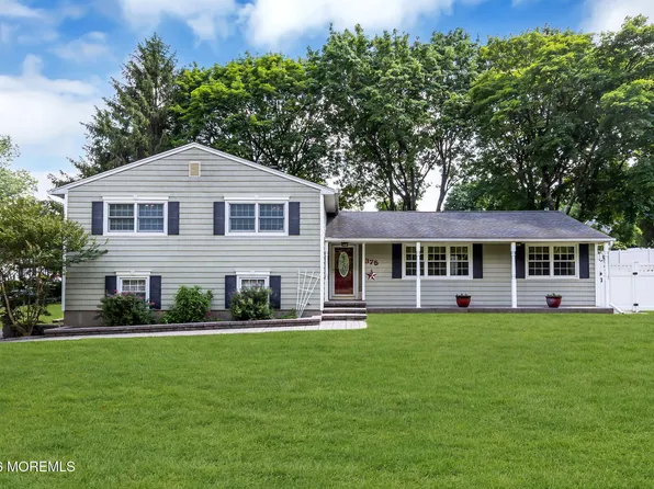 375 Oak Hill Road, Red Bank, NJ 07701