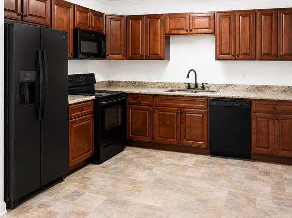 333 Seagraves Dr #333, Athens, GA 30605