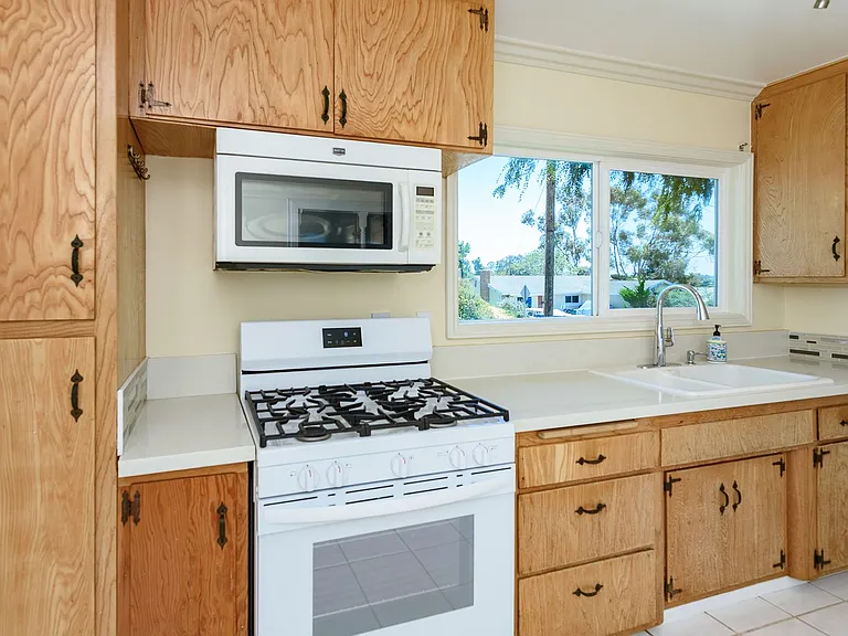 5501 Lodi St — Photo 3