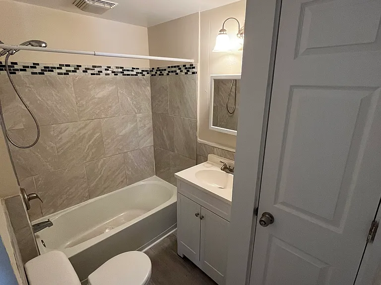 33 Dewey St #3N — Photo 6