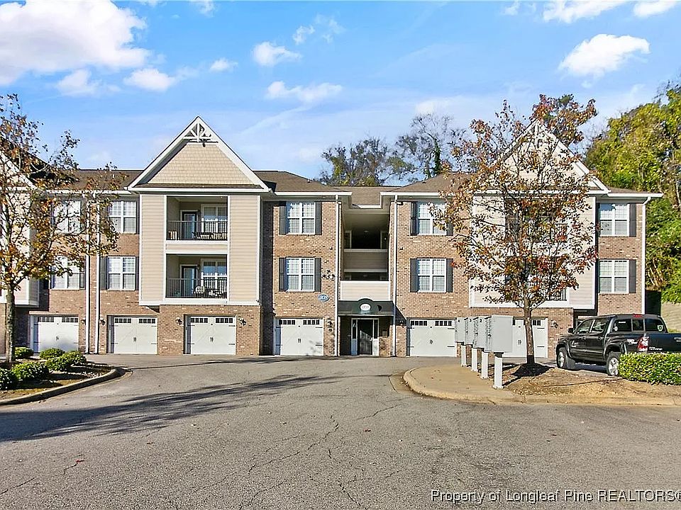 1st image of 208 Fountainhead Ln