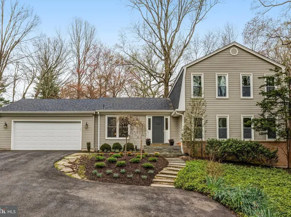 3010 Miller Heights Rd, Oakton, VA 22124