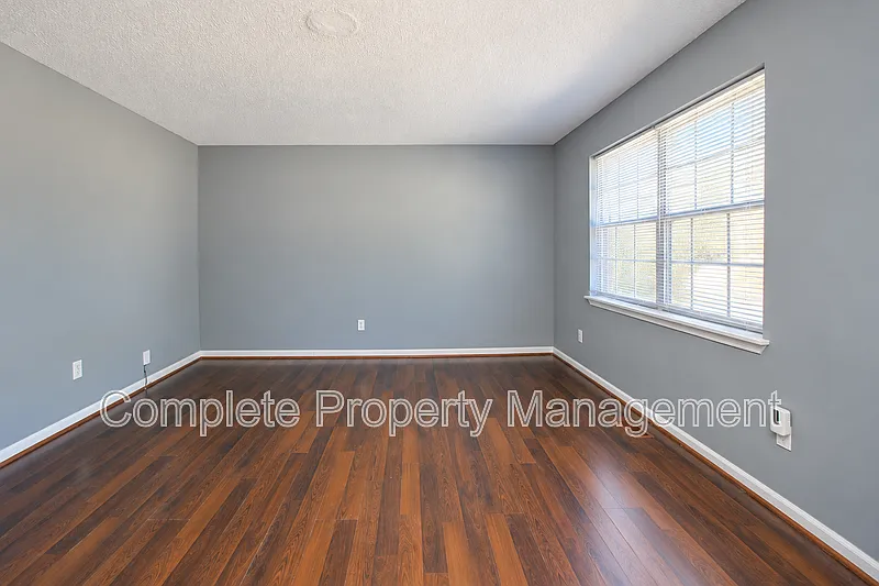 3 bed, 2.0 bath, 1146 sqft, $1,500 — Photo 3