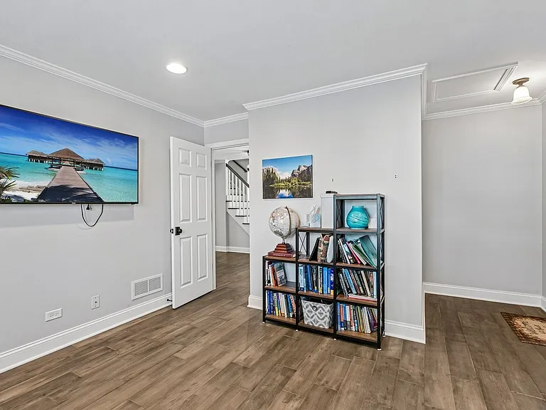 509 Ticonderoga Ln — Photo 23