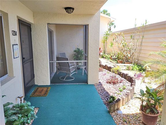 4th image of 1204 Pine Lake Dr #4