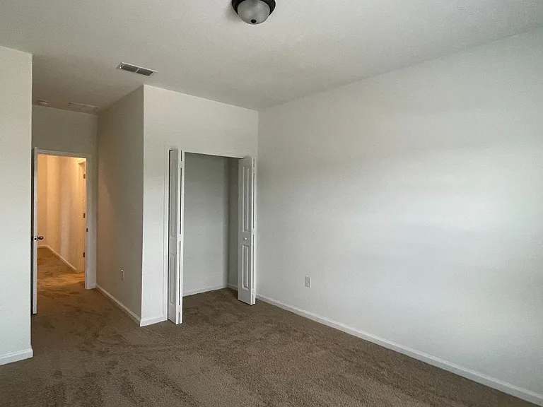 40 Pinebury Ln — Photo 12