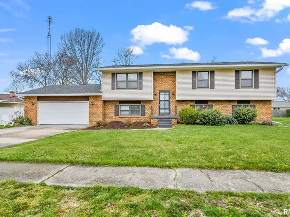 35 Chukar Dr, Chatham, IL 62629