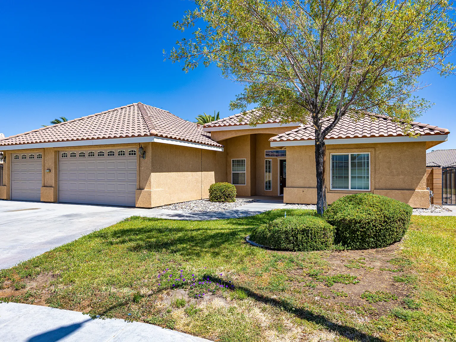 3 bed, 2087 sqft, $2,250 — Photo 1
