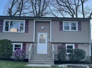 31 Milton Rd, Warwick, RI 02888