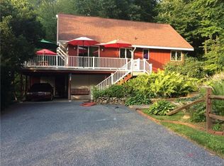 65 Wetzel Rd, Macungie, PA 18062