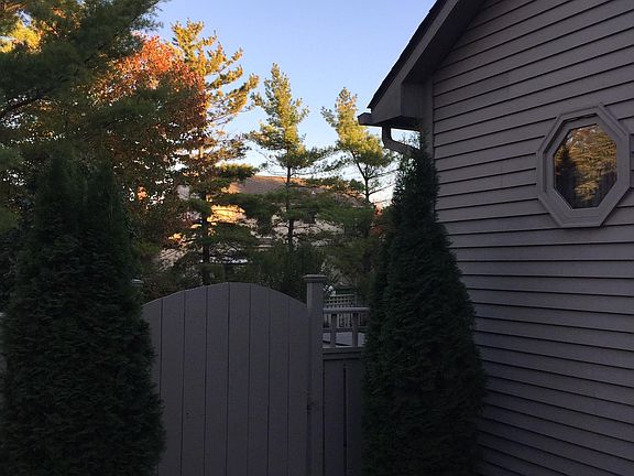 5th image of 7042 Shady Nelms Dr