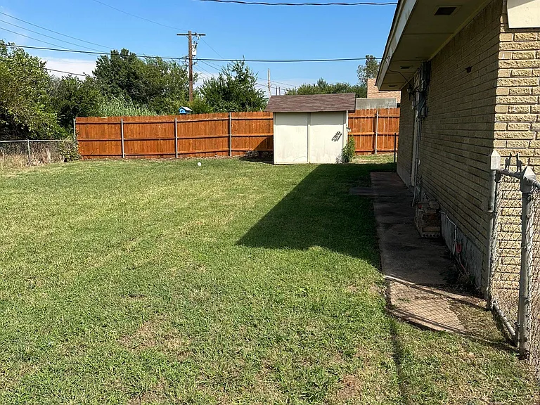 1004 S Howard Ave — Photo 9