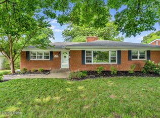 4413 Dannywood Rd, Saint Regis Park, KY 40220