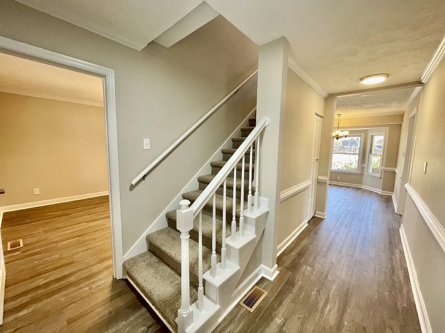 3 bed, 2.5 bath, 1866 sqft, $1,695 — Photo 2