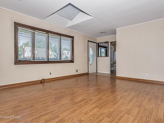 3rd image of 3924 Miller Pl