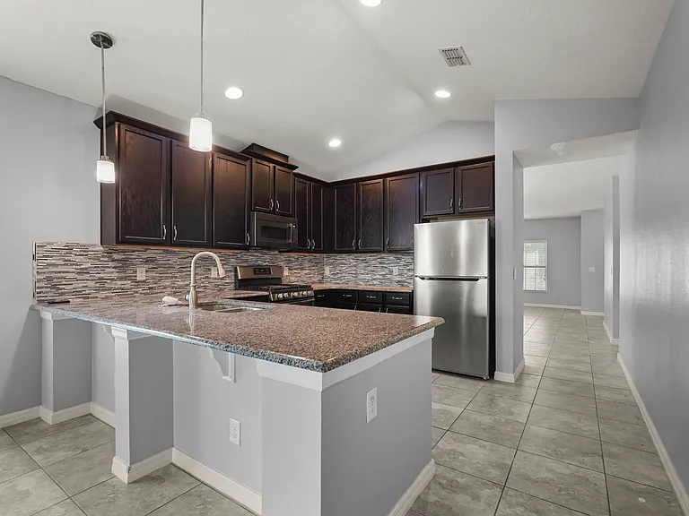 1300 Cavender Creek Rd — Photo 10