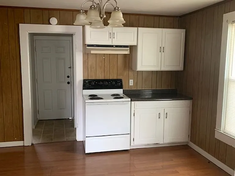207 Erwin Ave — Photo 5