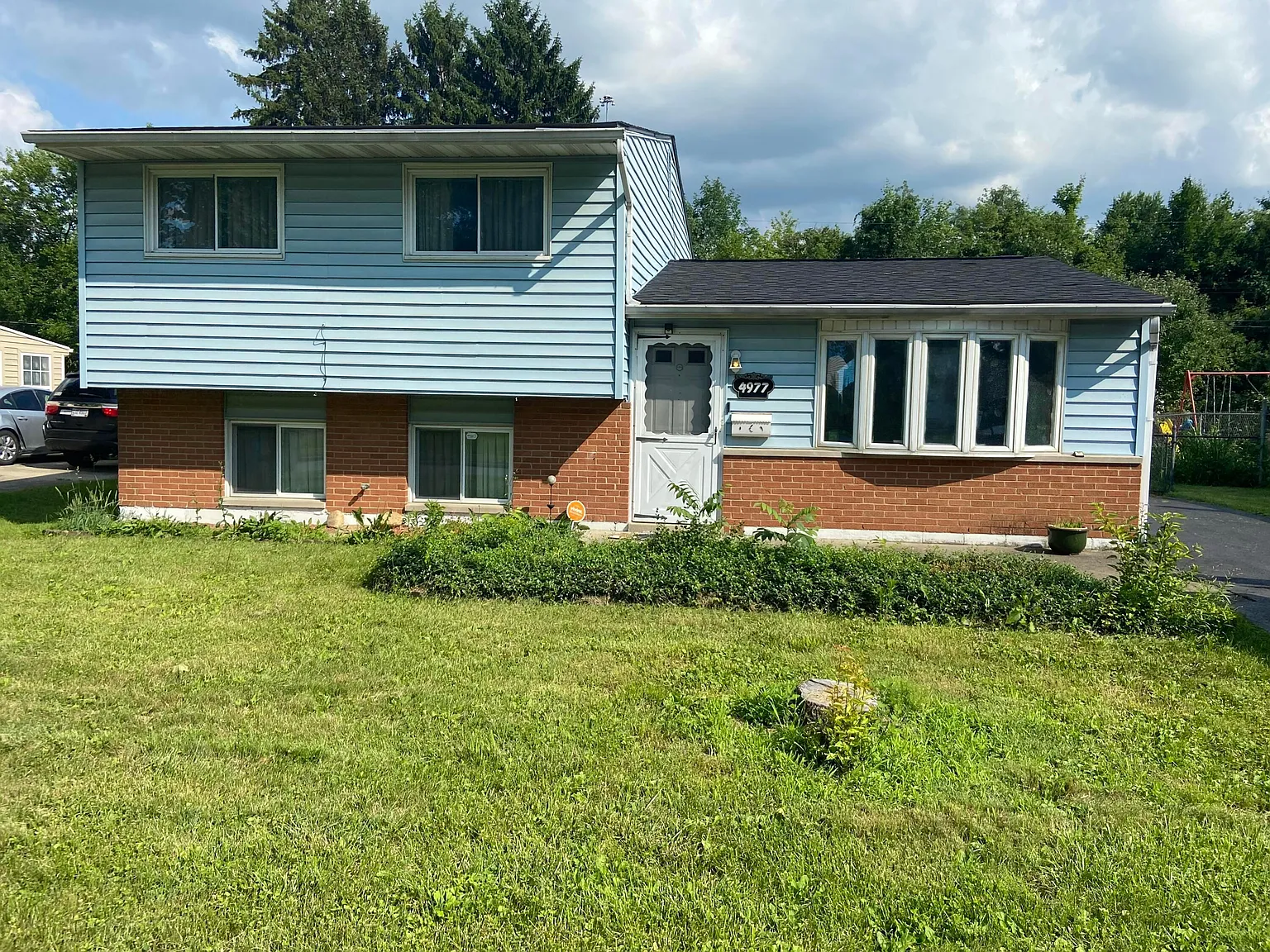 4977 Majestic Dr E photo 1