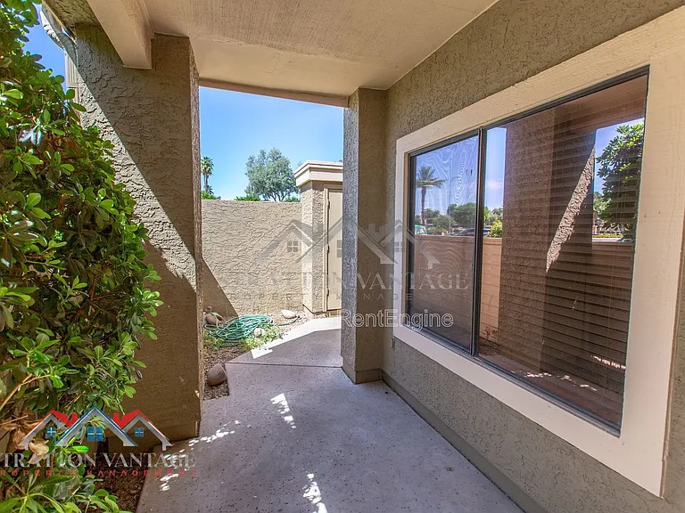 2035 S Elm St #110 — Photo 3